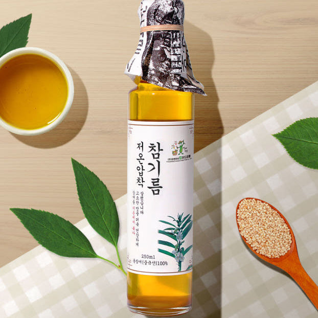 WONGEUDAERO Kimchi Seasoning Gift Set (1. 2 x 100g Kimchi Seasoning + 250ml Sesame Oil 2. 2 x 100g Kimchi Seasoning + 250ml Perilla Oil)