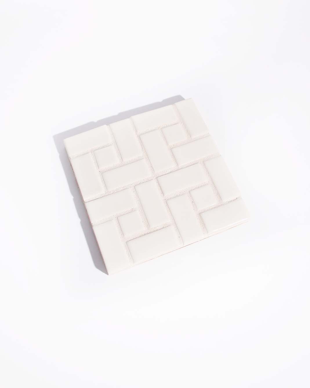 PORCELAIN TRIVET - White