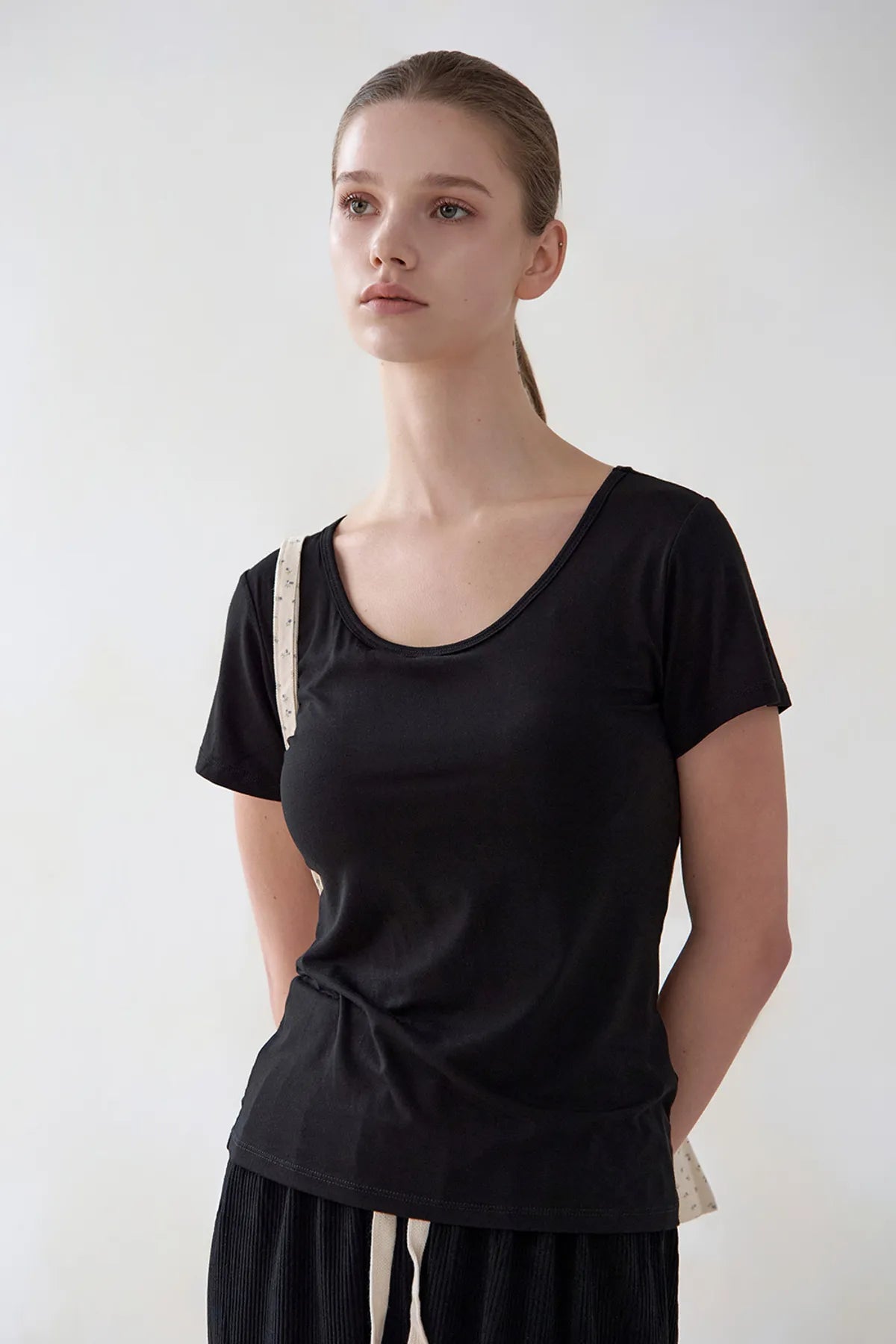 Cap-builtmodalinnershortsleevet-shirt_1.webp