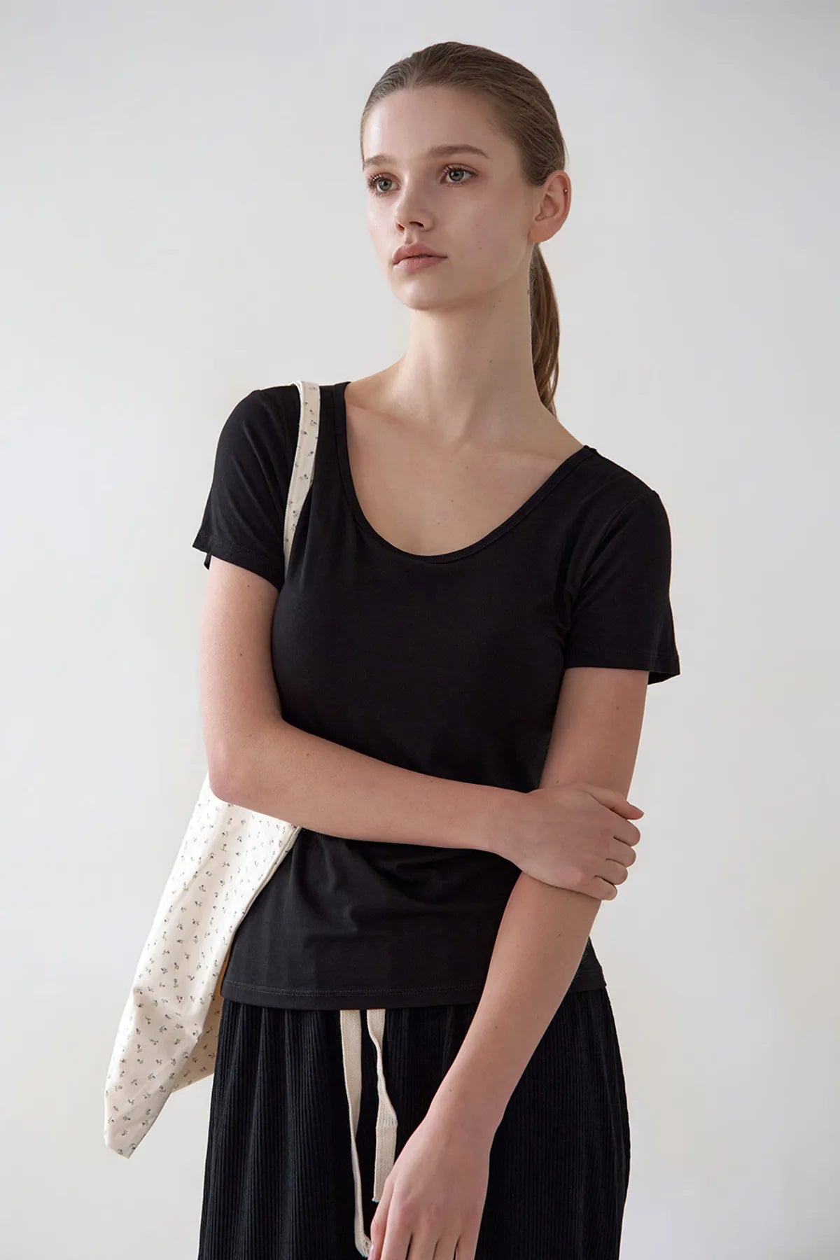 Cap-builtmodalinnershortsleevet-shirt_4.webp