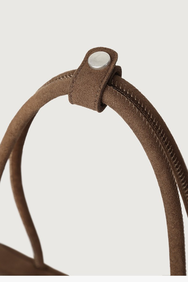 MELLOTORY win Baguette Suede Bag (Brown)