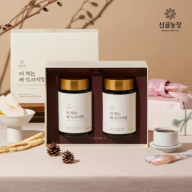 Gift set of 230g x 2 bottles of Sanggol Farm's floating pear and pear juice extract