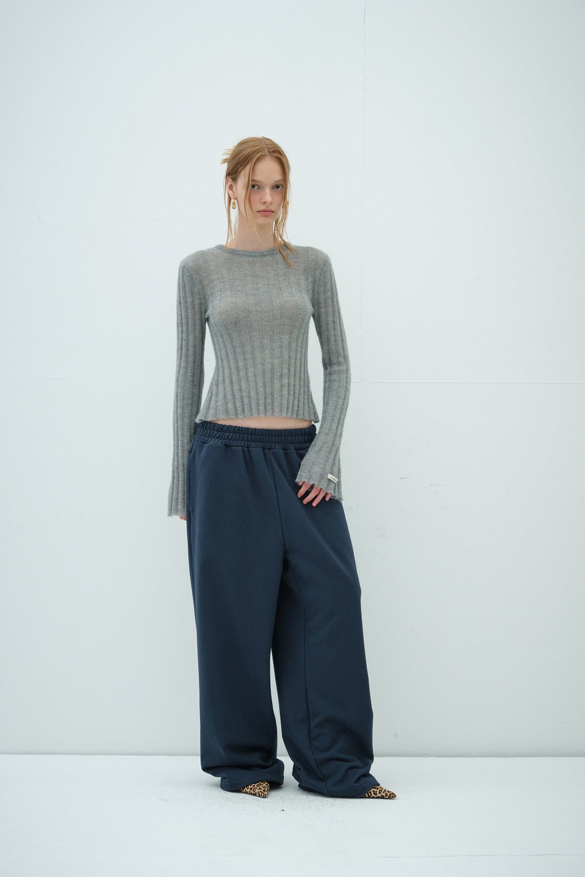 Overdue Flair  KID  FLARED SLEEVE KNIT_GREY_FW2025