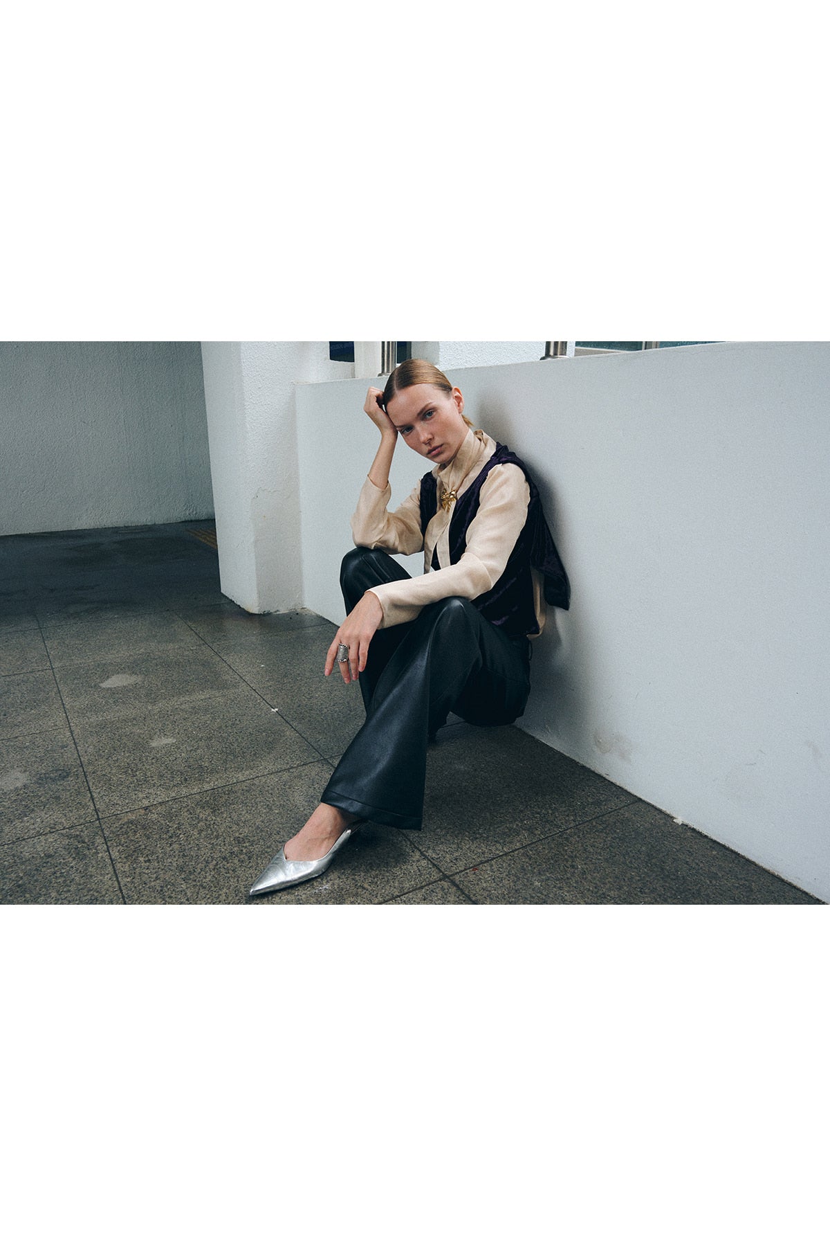 Overdue Flair  [EXCLUSIVE] OVERDUE KITTEN HEELED SLINGBACK_METALLIC SILVER_FW2025