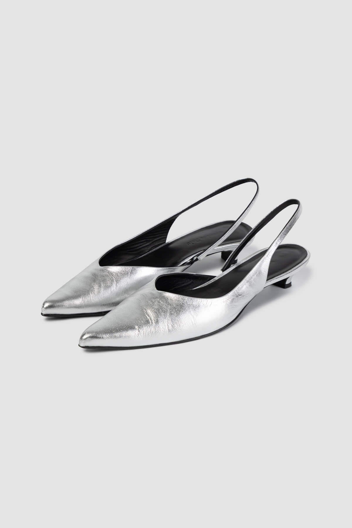 Overdue Flair  [EXCLUSIVE] OVERDUE KITTEN HEELED SLINGBACK_METALLIC SILVER_FW2025