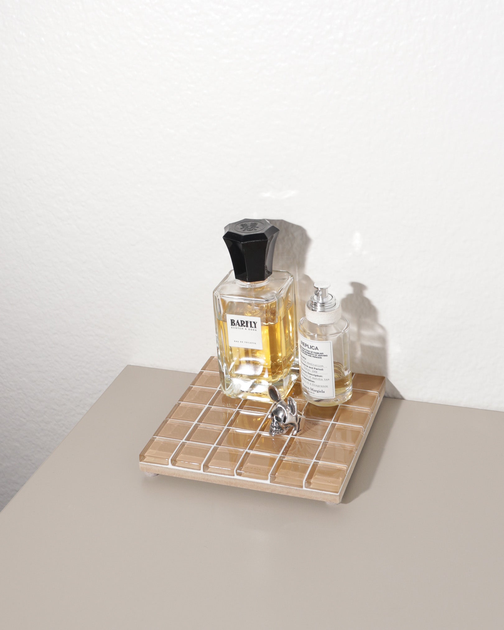 GLASS TILE DECORATIVE TRAY - It's Beige
