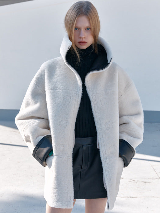 [MUSEE] DARIA Faux-Shearing Reversible Mustang Coat_Black_FW2025