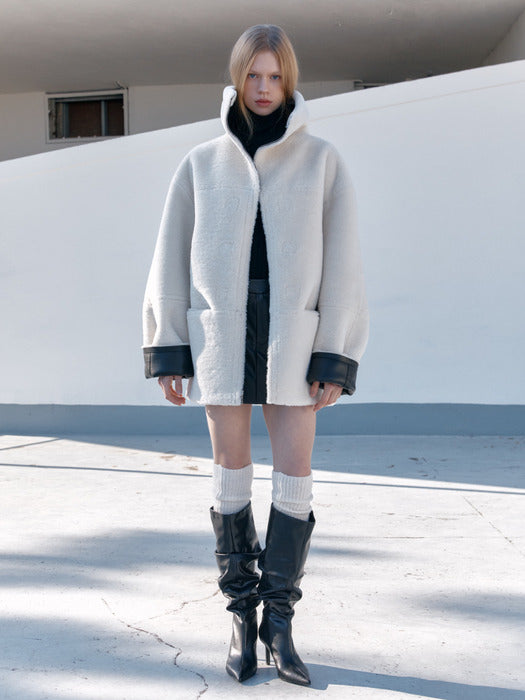 [MUSEE] DARIA Faux-Shearing Reversible Mustang Coat_Black_FW2025