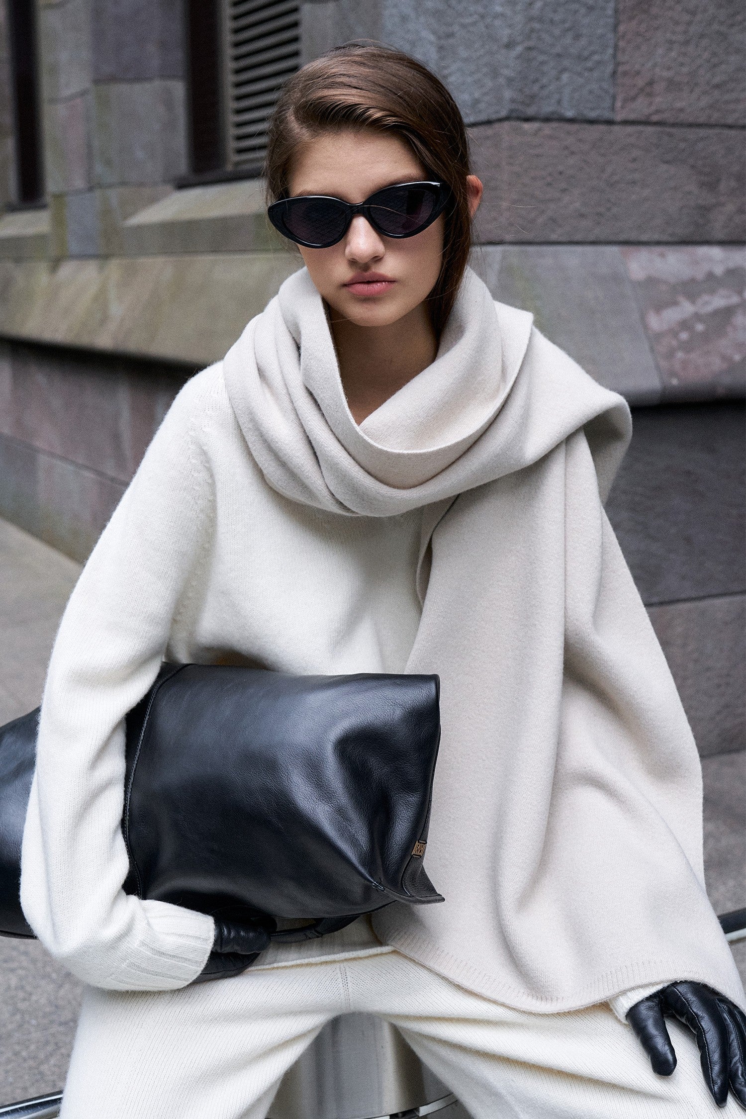 Rene J Cashwool Muffler_FW2025