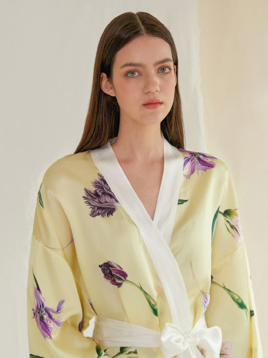 LOUNGE_WEAR_Marie_Silk_Robe_Tulip_Shower_KBX-2.jpg