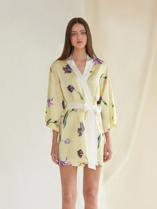 LOUNGE_WEAR_Marie_Silk_Robe_Tulip_Shower_KBX.jpg
