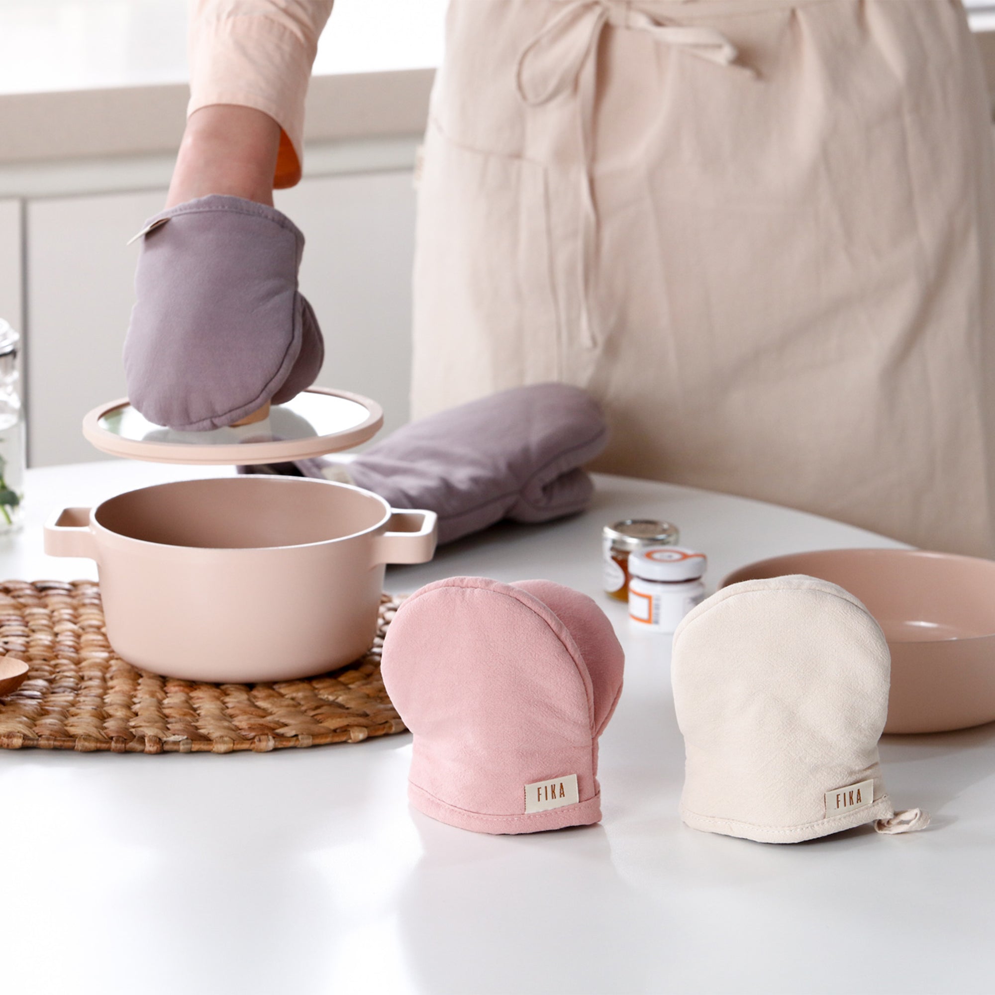 Oven-Mitt-Beauty-2_70bcc52e-1e5c-4fc3-a626-35987519d0af.jpg