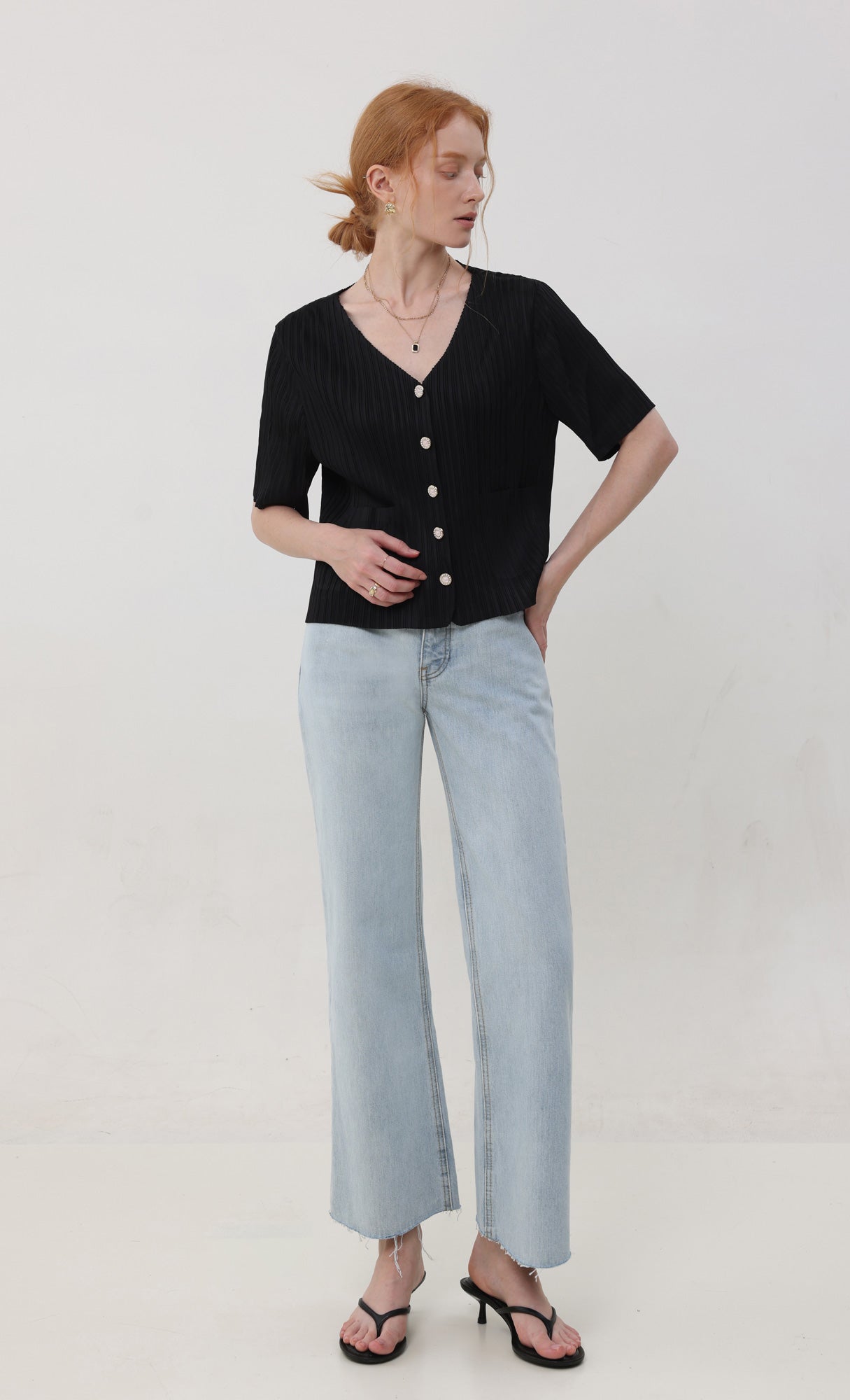Pleatsmood_Button_Pleats_Short-sleeve_Top_Blackjpg_10.jpg