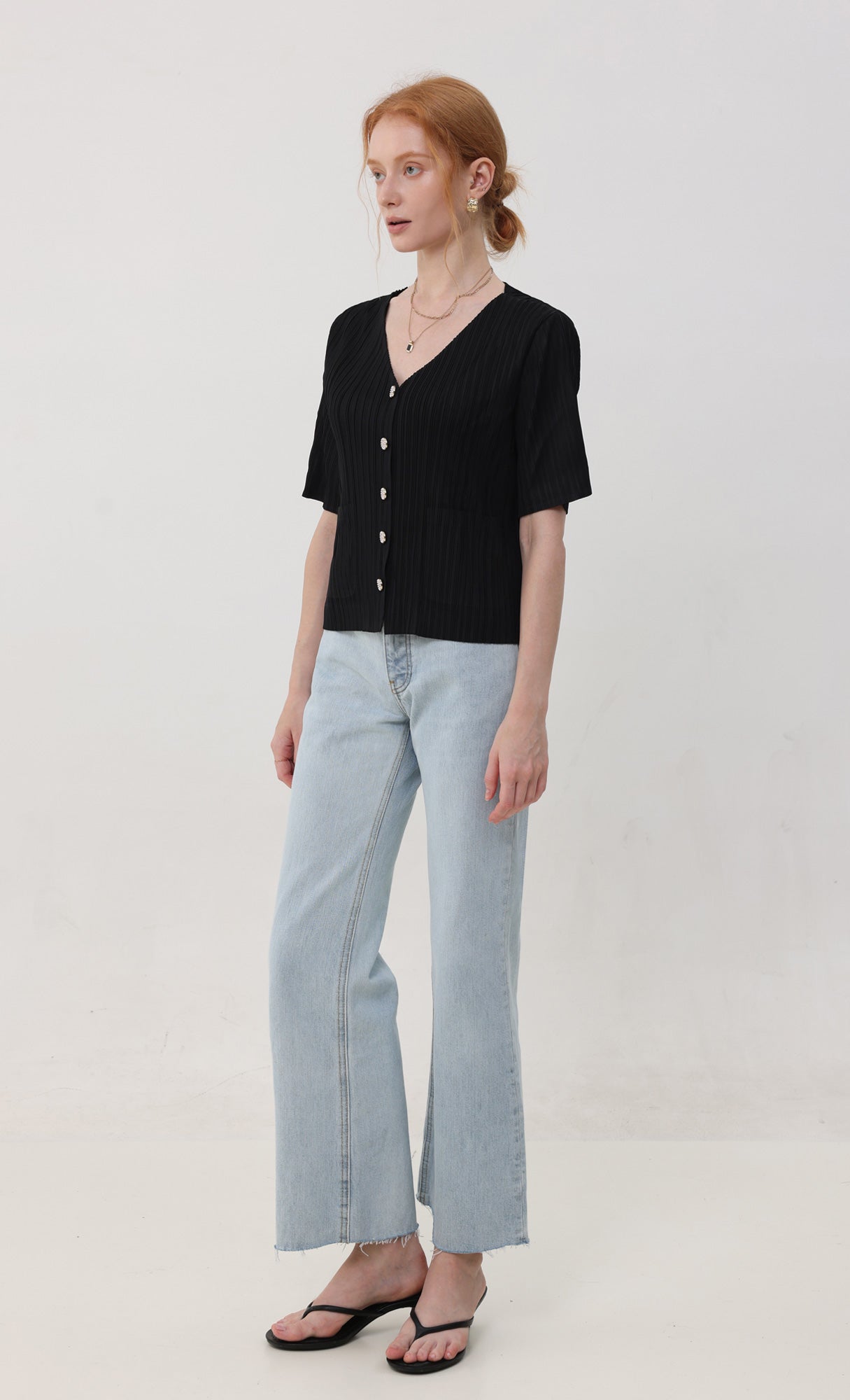 Pleatsmood_Button_Pleats_Short-sleeve_Top_Blackjpg_13.jpg