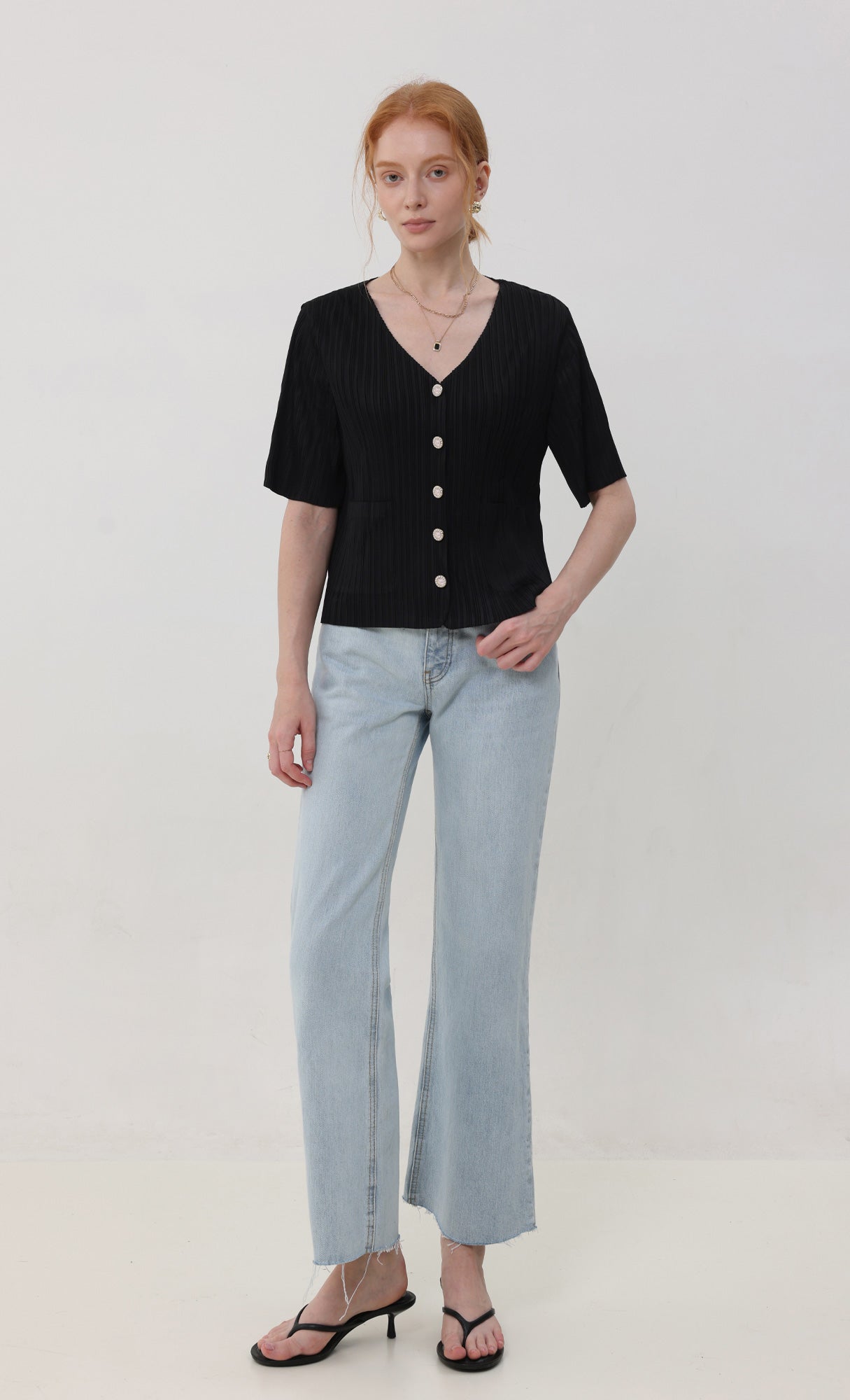 Pleatsmood_Button_Pleats_Short-sleeve_Top_Blackjpg_9.jpg