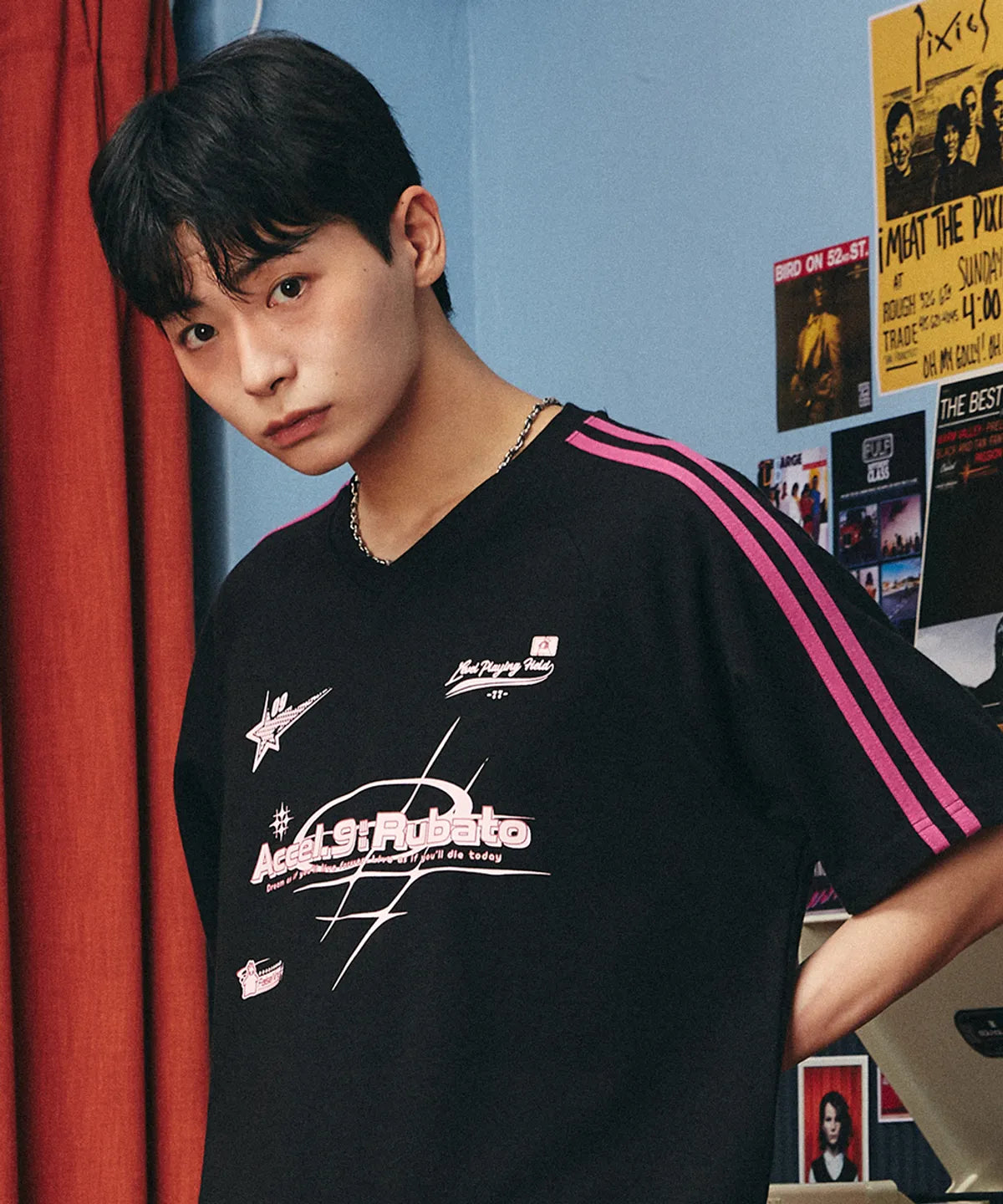 Rubato_V-neck_Short_Sleeve_T-shirt_23.webp