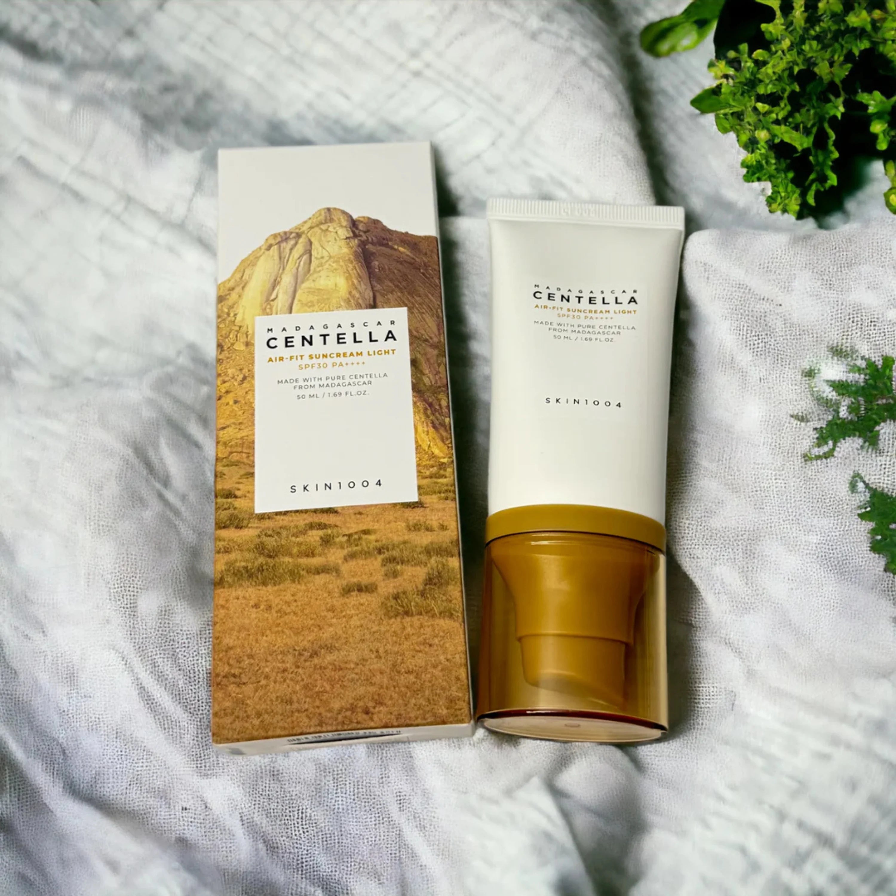 Skin1004_centella_air-fit_suncream_light_spf30_pa_50ml_main_img-01.webp