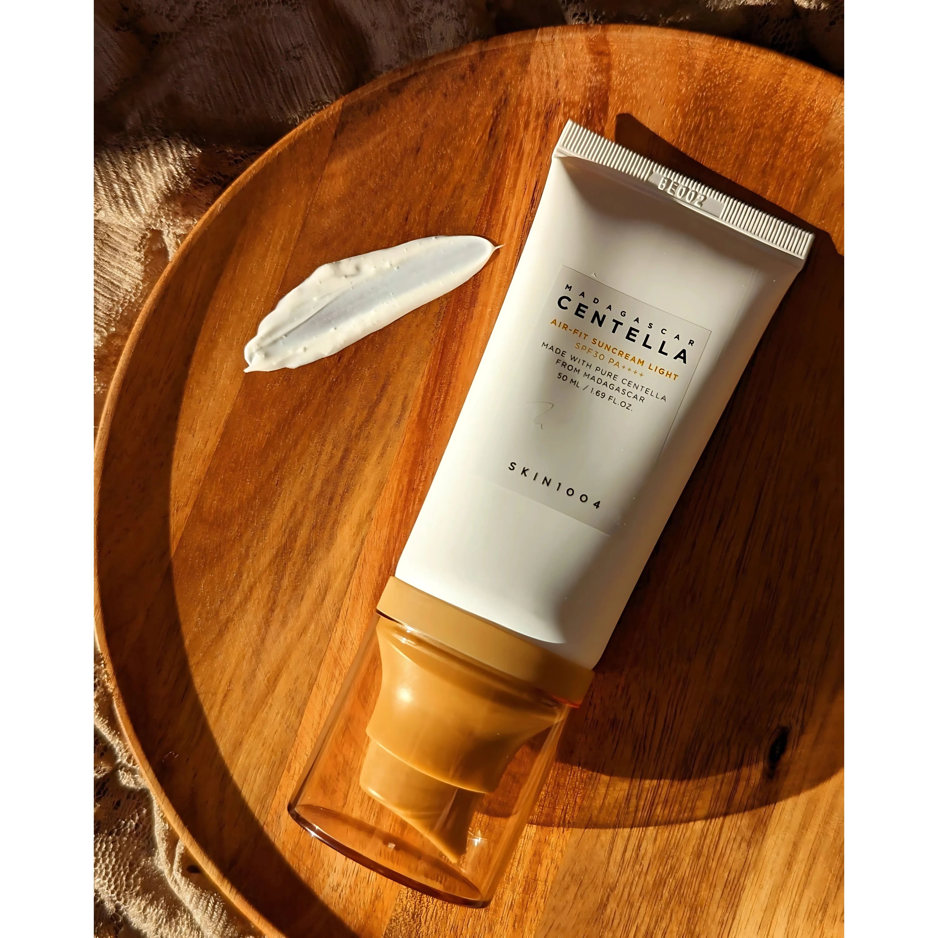Skin1004_centella_air-fit_suncream_light_spf30_pa_50ml_main_img-03.webp