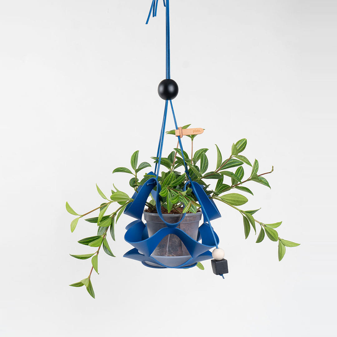 hanging plant covers Plats Hanging Pot Cover Dangle P (Petite Size)