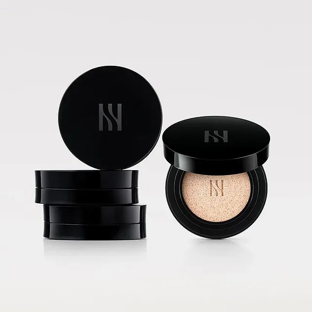 HERA Black Cushion Foundation Single (+2 Additional Puffs & Brush Tool Kit, Lip Concealer Included)